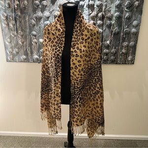 🔥 Leopard Print Fringe Scarf